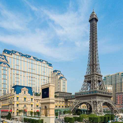 2016 Parisian Hotel